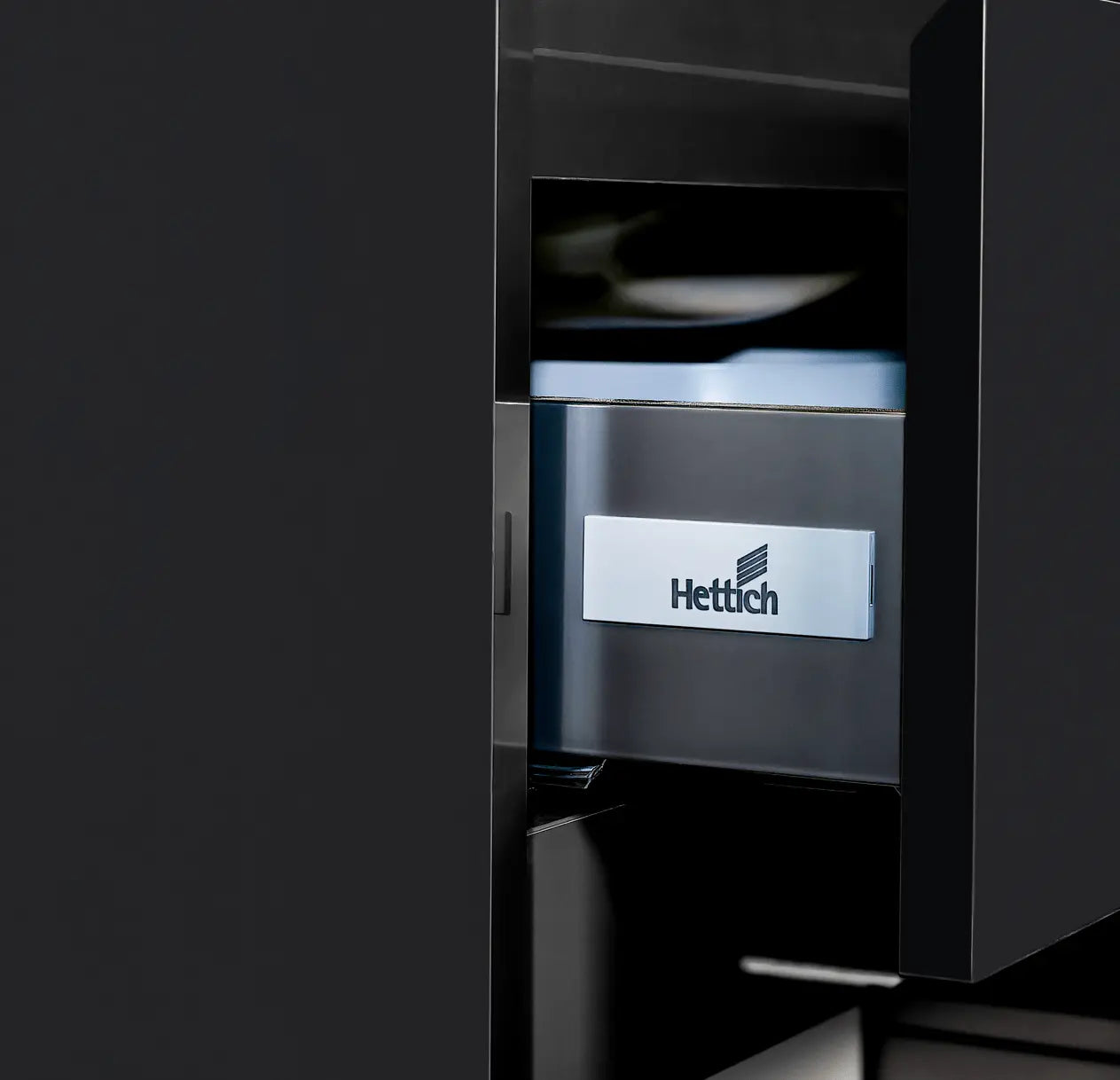 SaniSupreme® Aloni Badmeubel Sally 60 mat zwart keramische wastafel wit