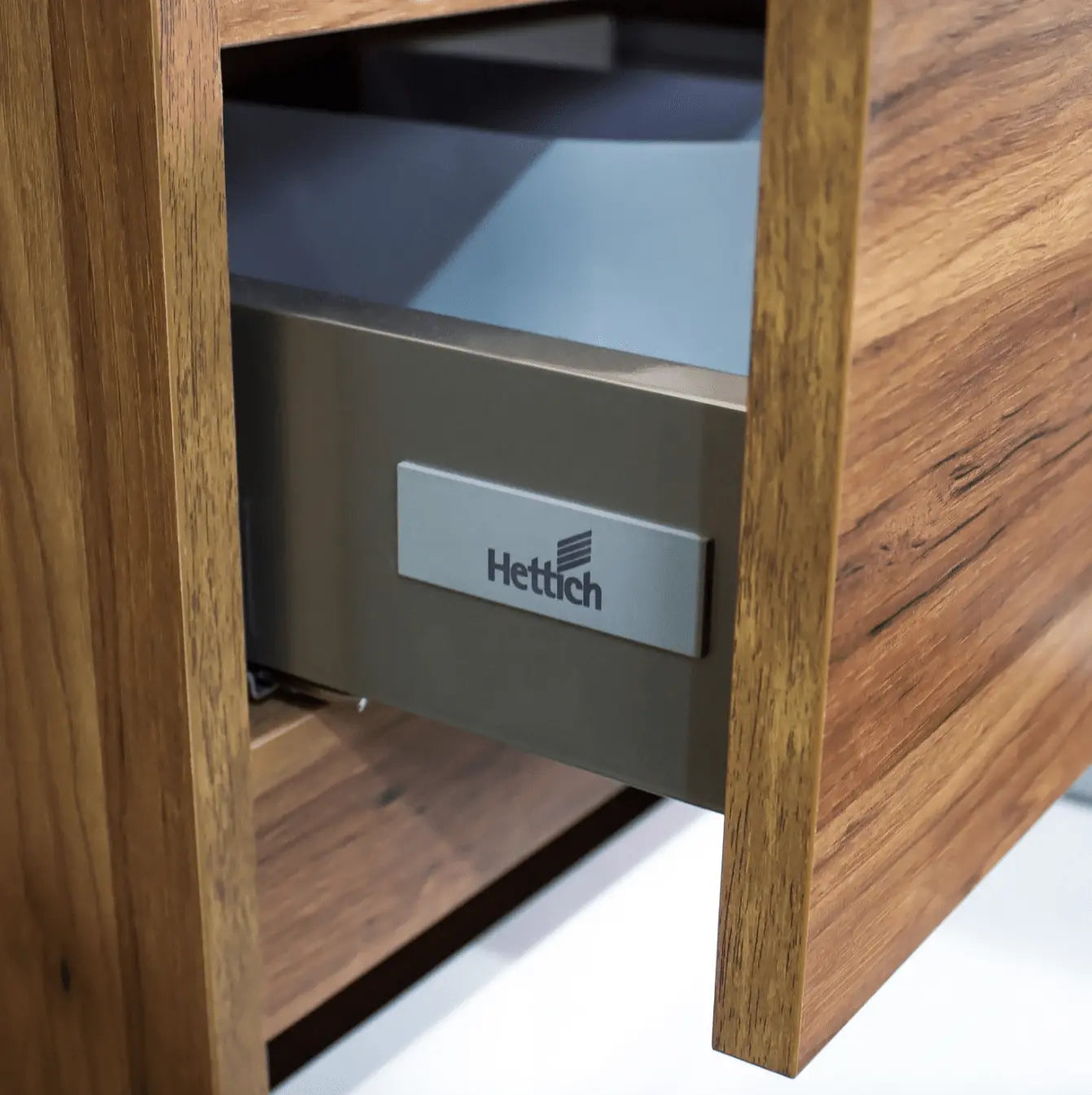 SaniSupreme® Aloni Badmeubel Sally 80 Eiken keramische wastafel wit