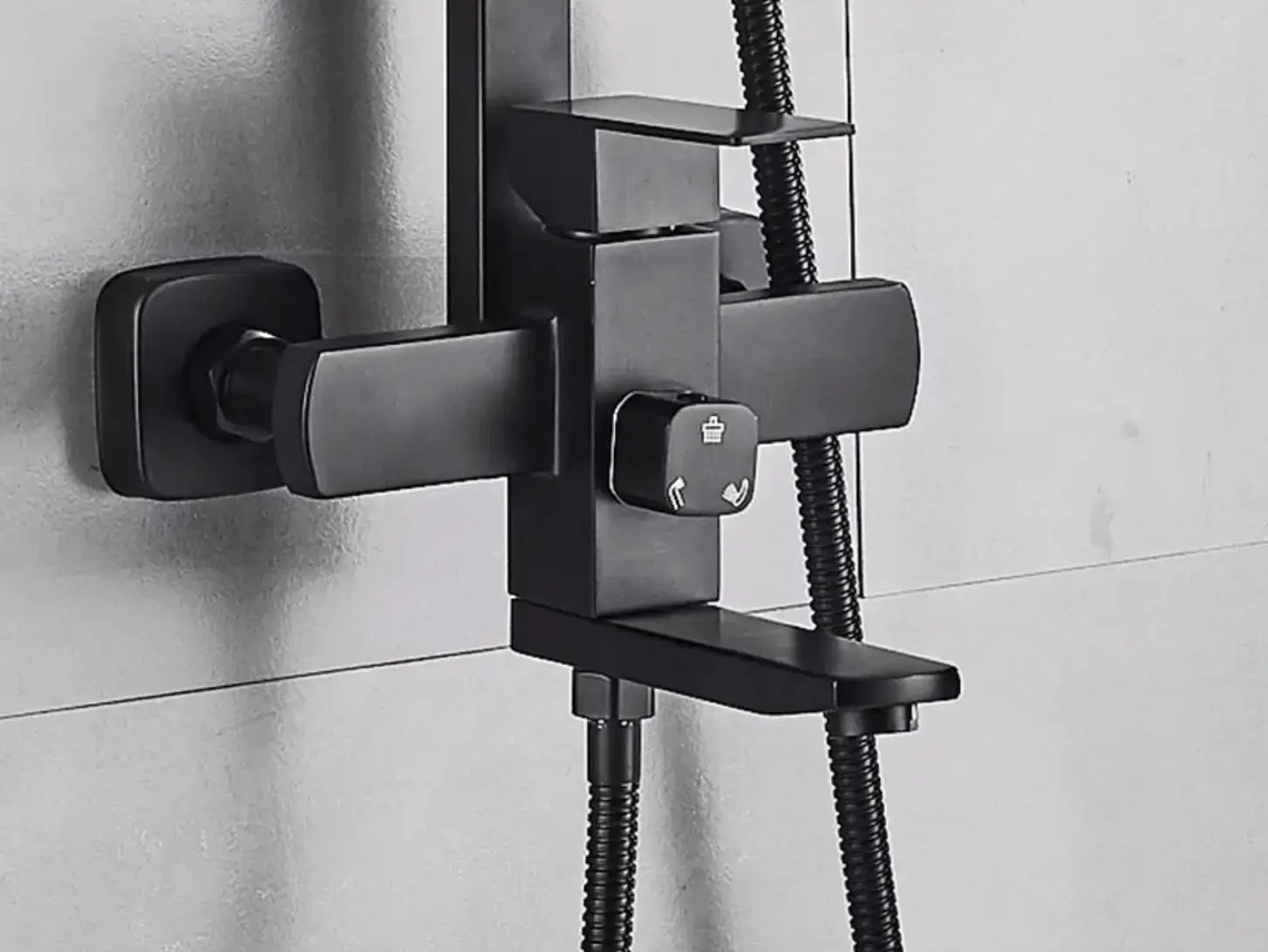 SaniSupreme Arizona Basic opbouw bad doucheset 3 - weg met baduitloop 20 cm. ABS regendouche mat zwart vierkant