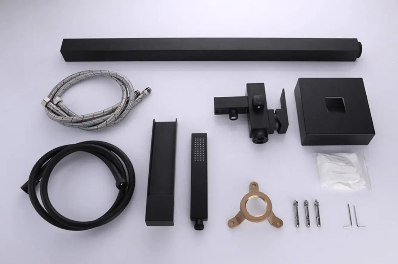 SaniSupreme® Badkraan Bergamo vrijstaand model met handdouche mat zwart