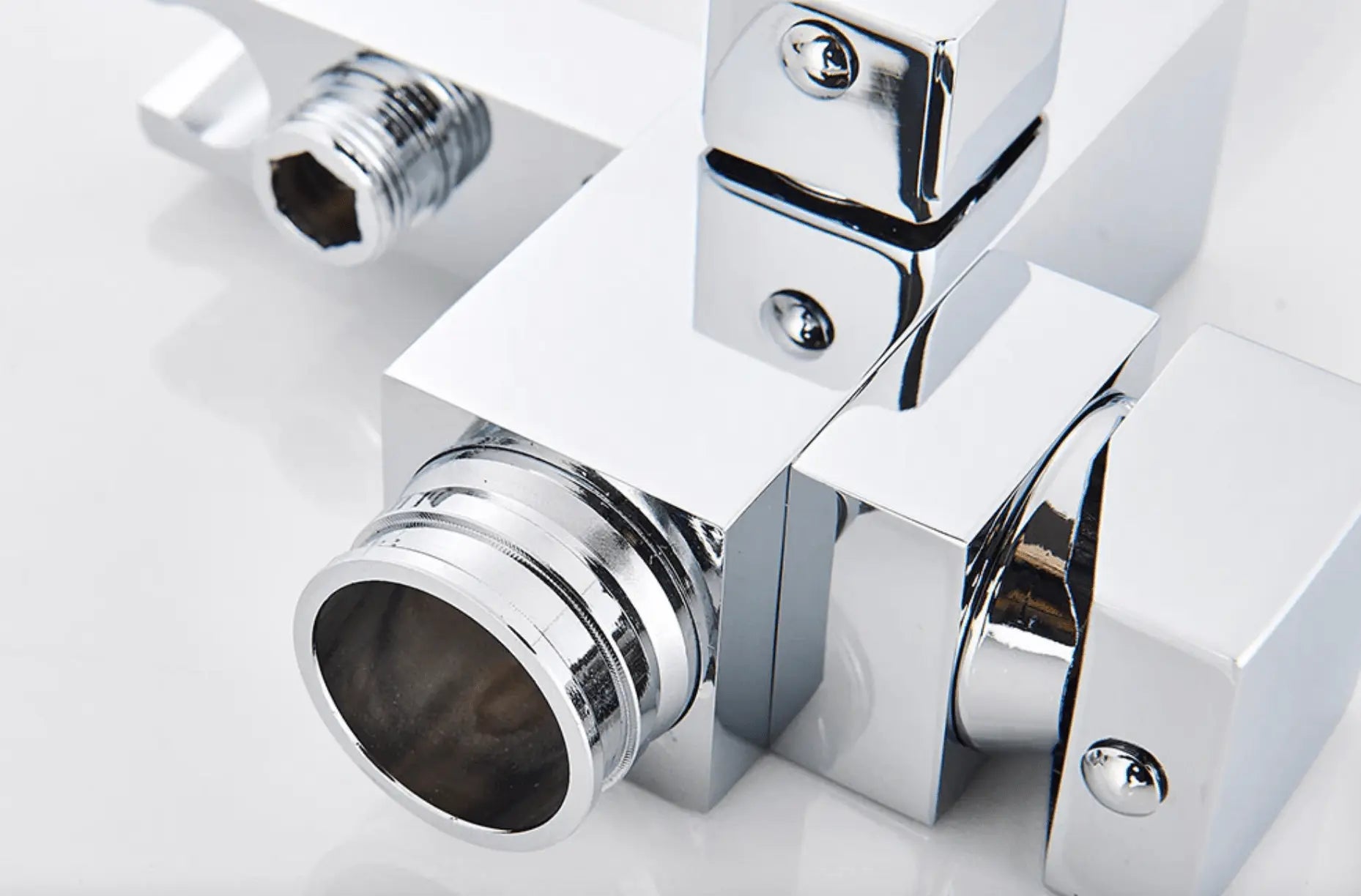 SaniSupreme® Badkraan Florence vrijstaand model met handdouche chroom glans