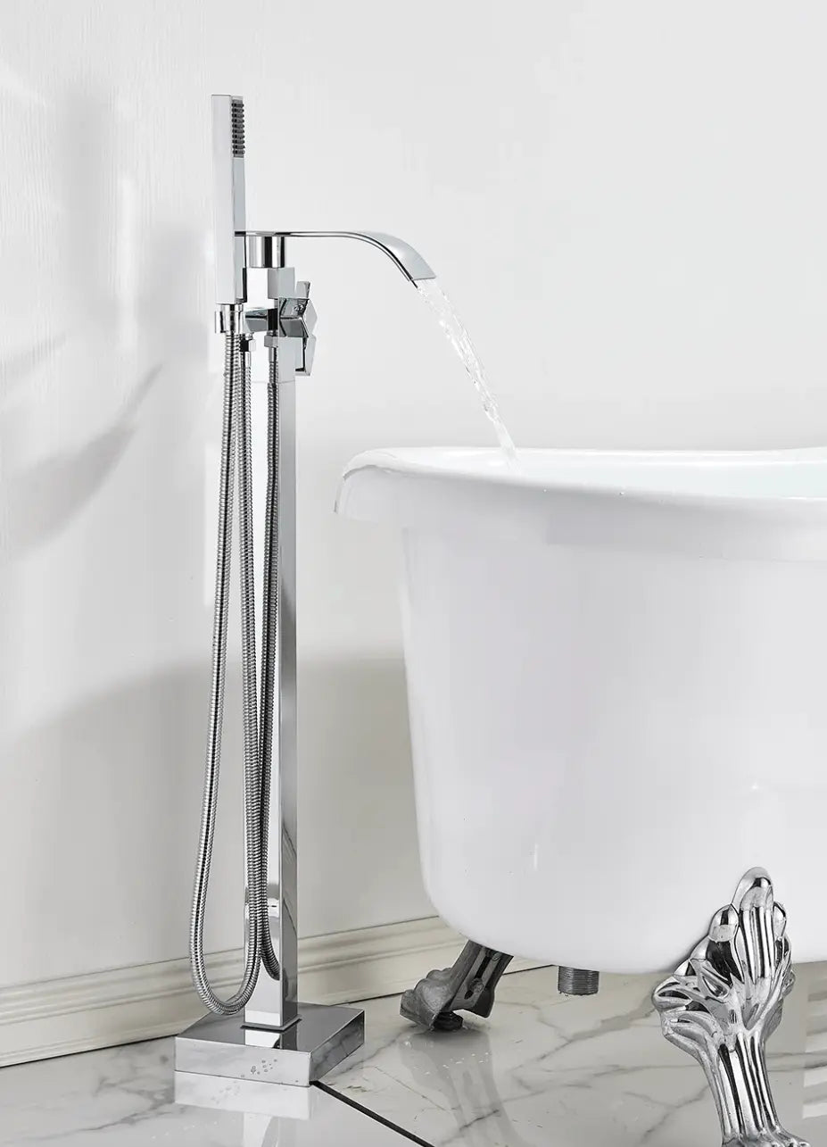 SaniSupreme® Badkraan Luca vrijstaand model met handdouche chroom glans