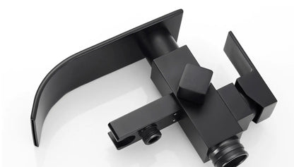 SaniSupreme® Badkraan Luca vrijstaand model met handdouche mat zwart