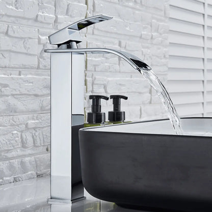 SaniSupreme Bari wastafelkraan opbouw hoog model brede uitloop chroom