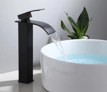 SaniSupreme Bari wastafelkraan opbouw hoog model brede uitloop mat zwart