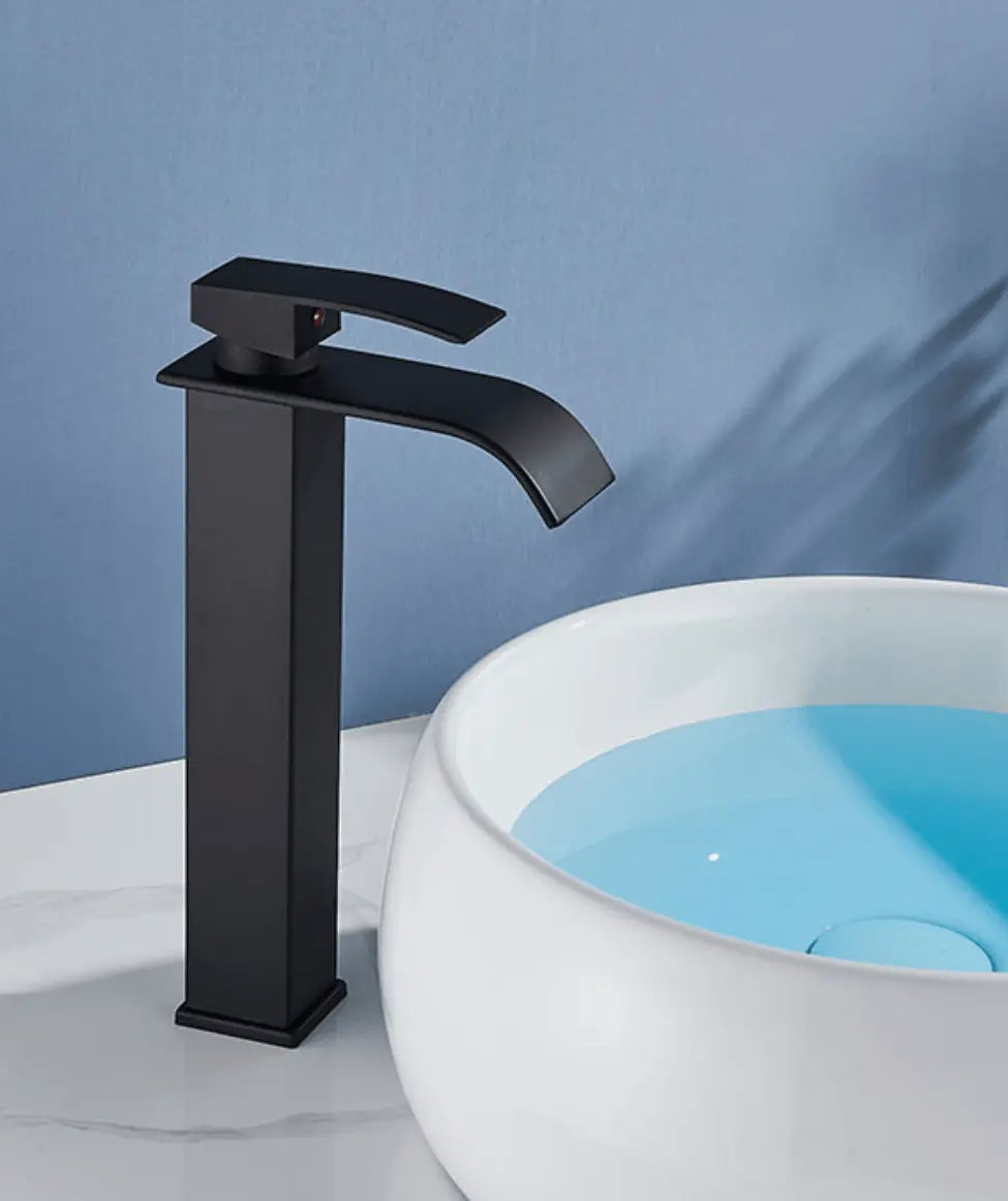 SaniSupreme Bari wastafelkraan opbouw hoog model brede uitloop mat zwart