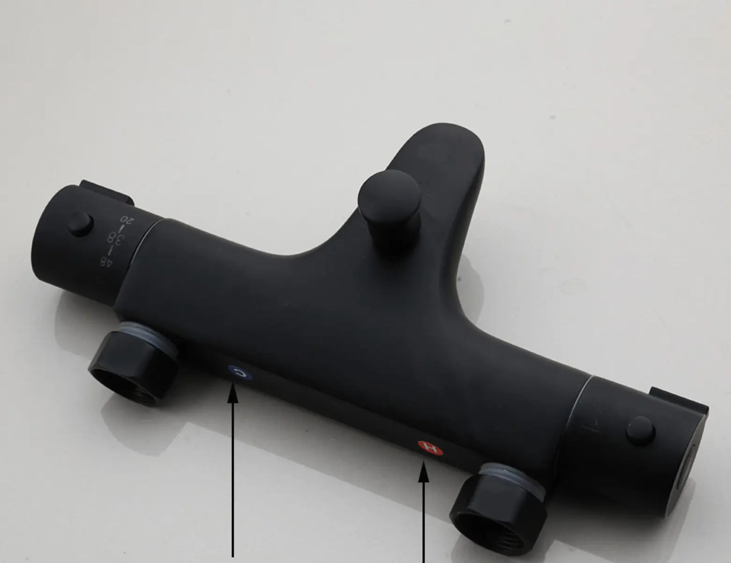 SaniSupreme Brasil opbouw bad doucheset met smalle uitvoering handdouche mat zwart staafmodel