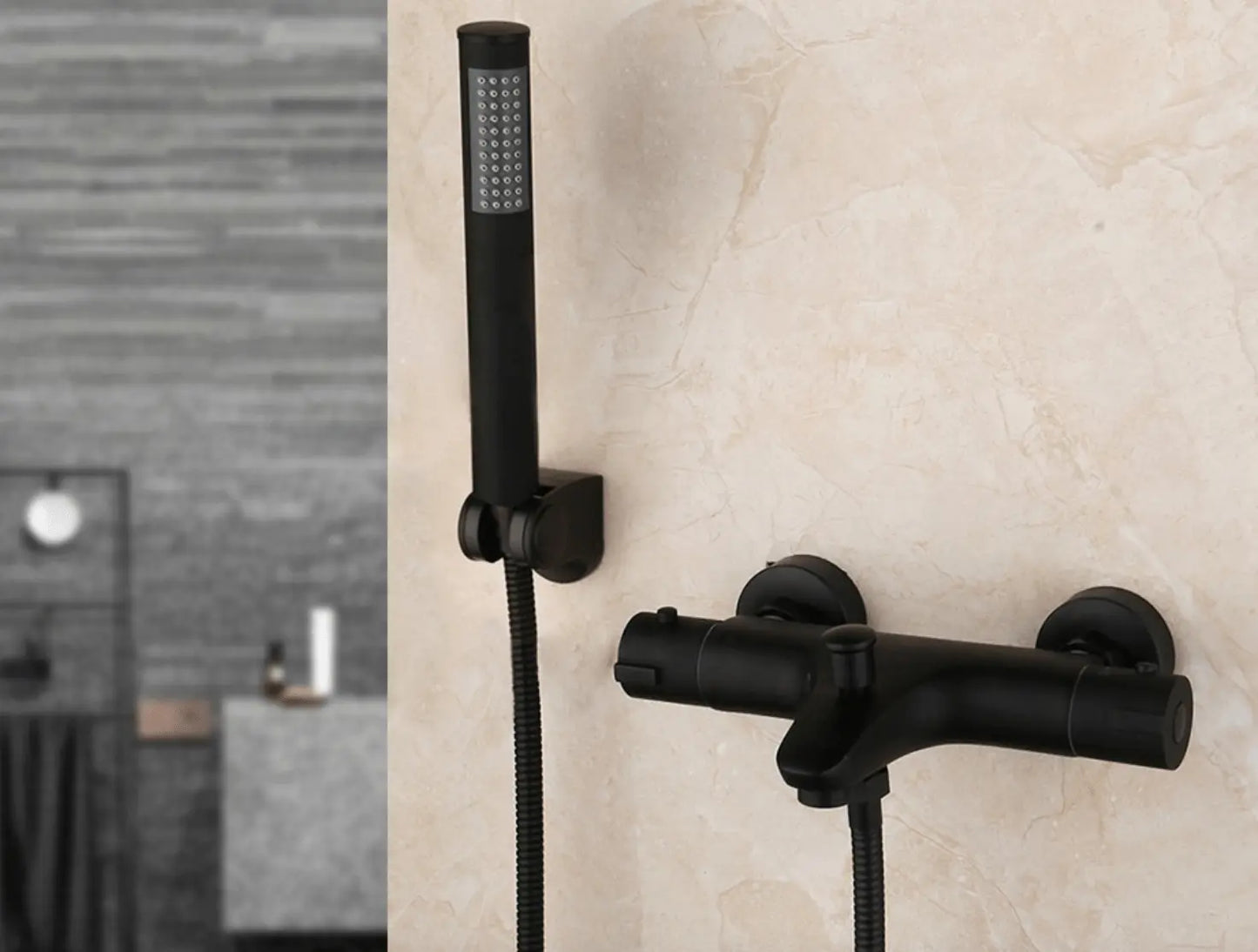 SaniSupreme Brasil opbouw bad doucheset met smalle uitvoering handdouche mat zwart staafmodel