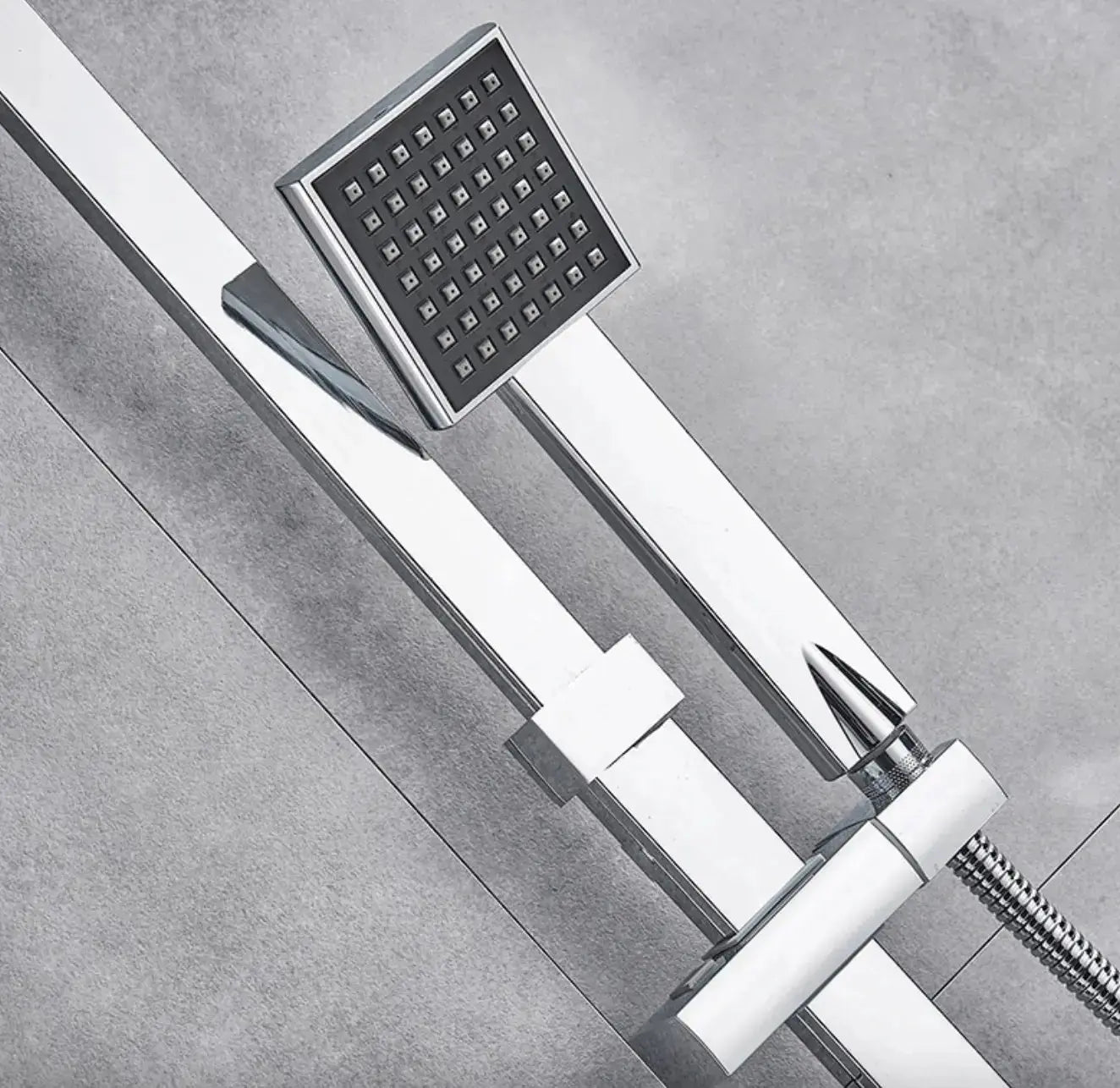 SaniSupreme California Premium opbouw bad doucheset met baduitloop 4 weg 30 cm. regendouche chroom vierkant