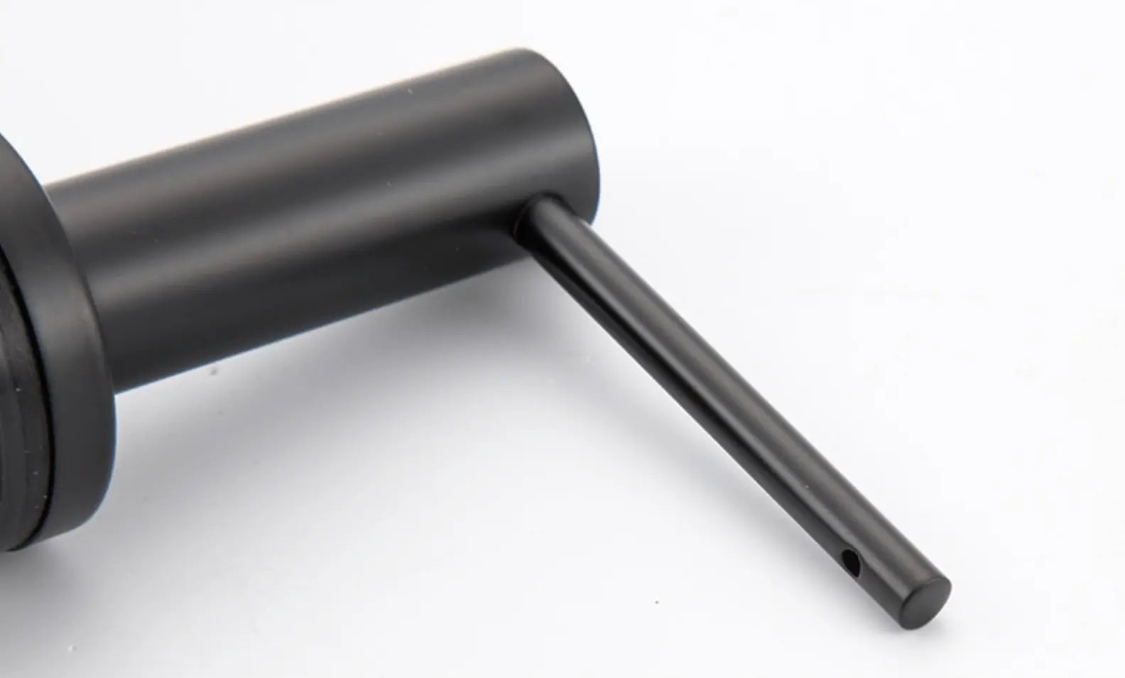 SaniSupreme® inbouw zeepdispenser messing mat zwart