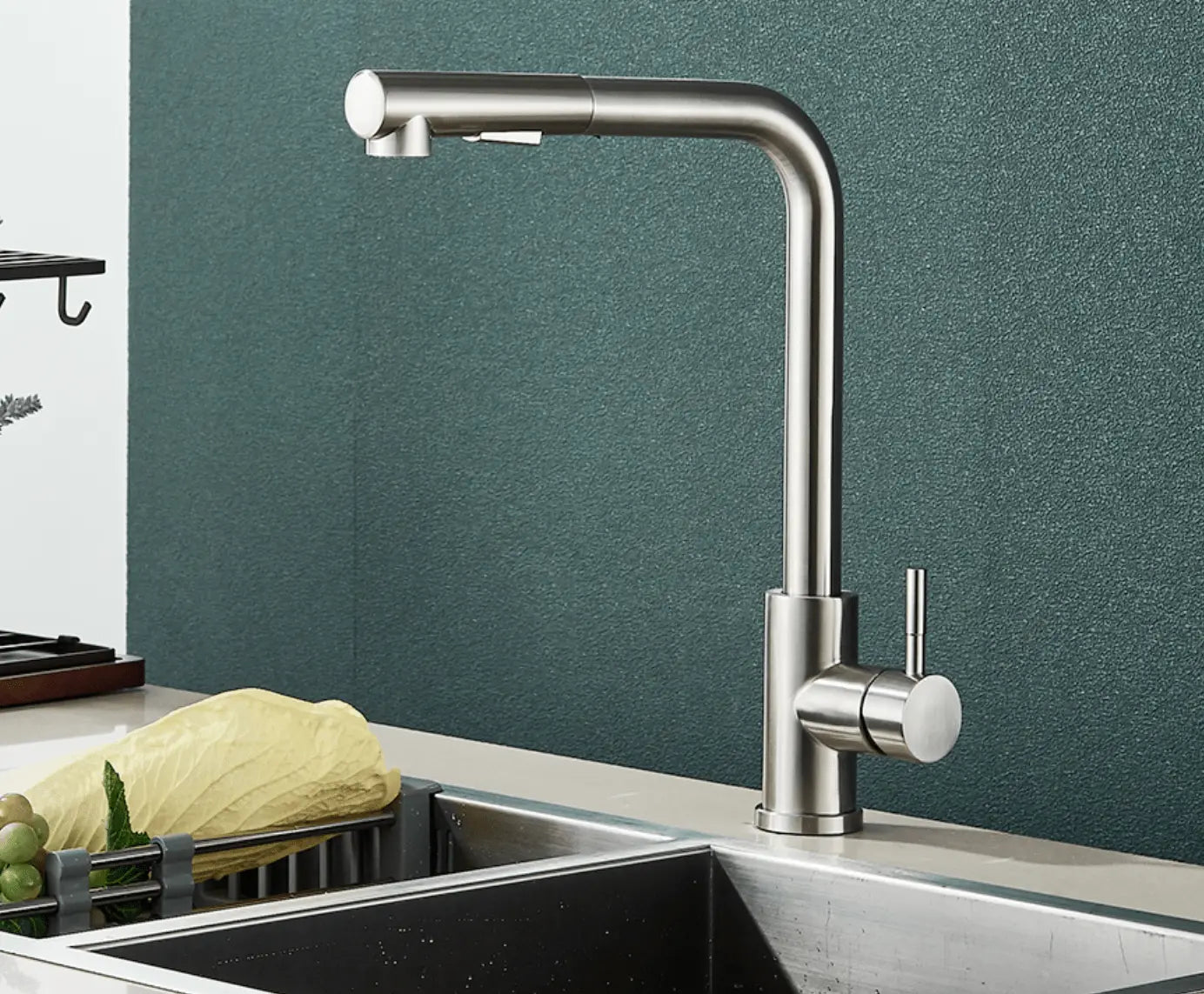 SaniSupreme Keukenmengkraan Aveiro Waterbesparend Uittrekbare Handdouche Brush Zilver