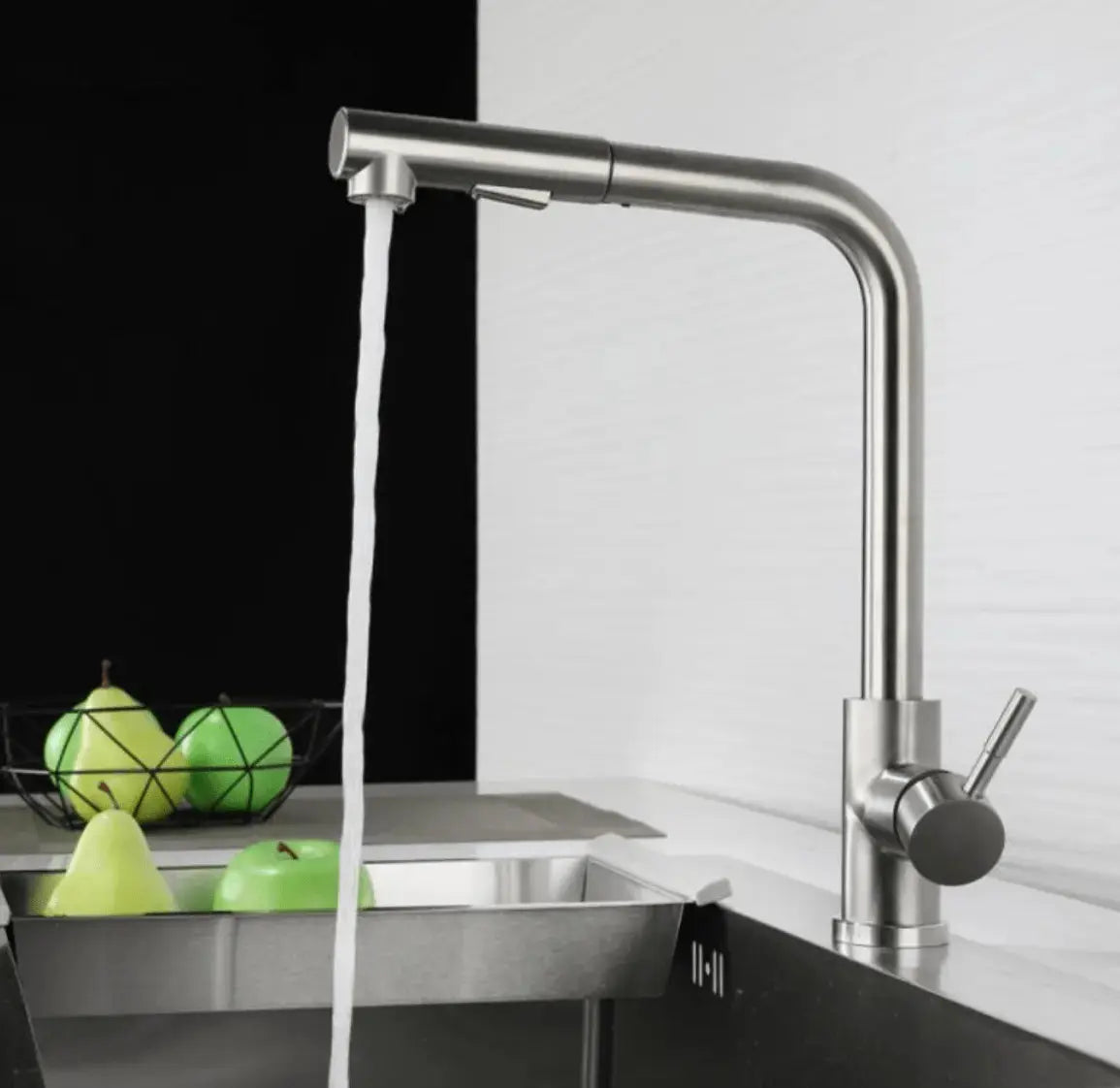 SaniSupreme Keukenmengkraan Aveiro Waterbesparend Uittrekbare Handdouche Goud Brush