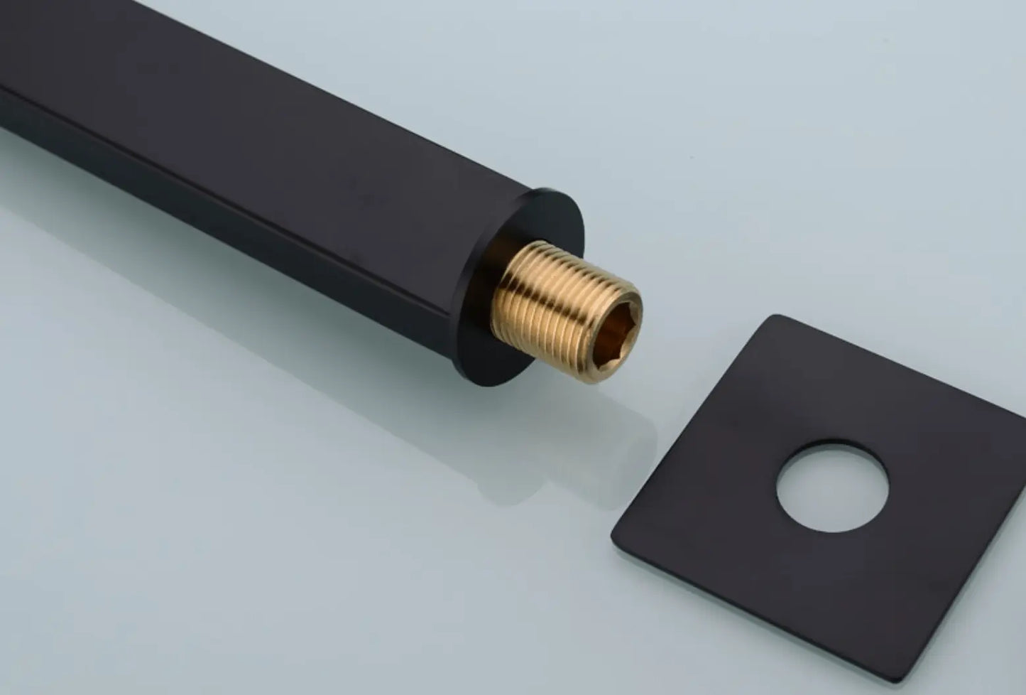 SaniSupreme Losse Douche arm, mat zwart, rechthoekig, 38 cm. lang met vierkant rozet