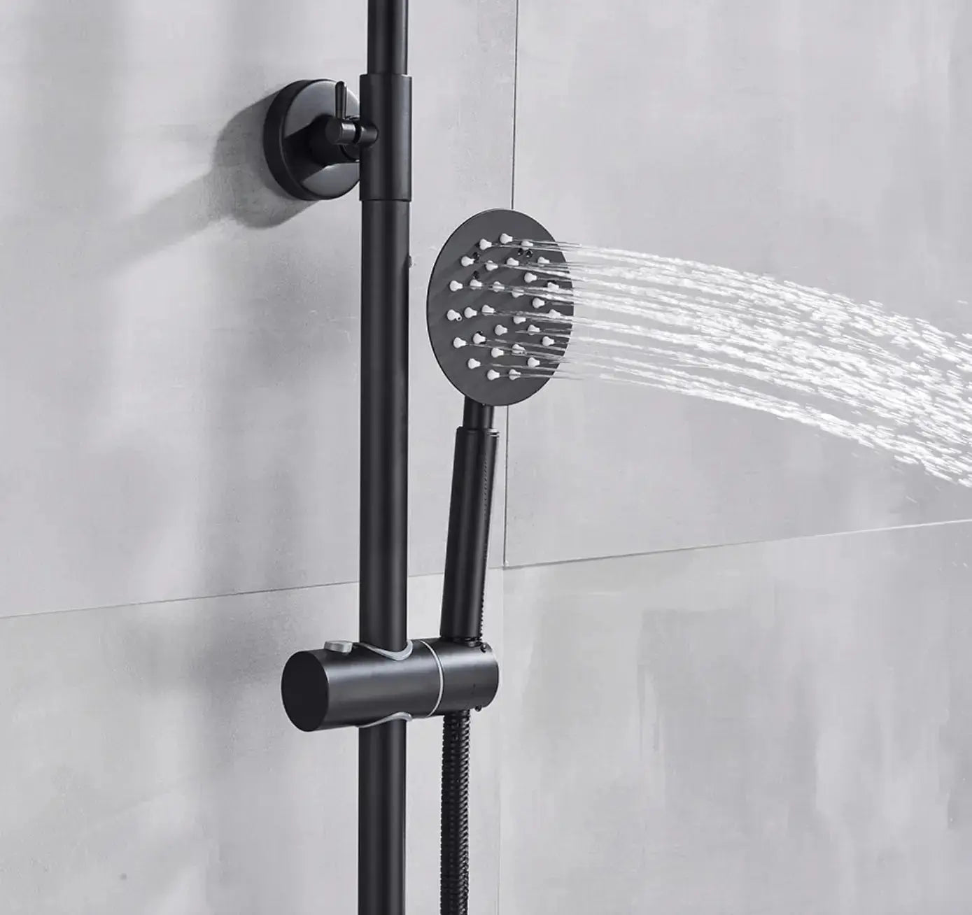 SaniSupreme Miami opbouw bad doucheset 3 weg met baduitloop 20 cm. regendouche mat zwart rond