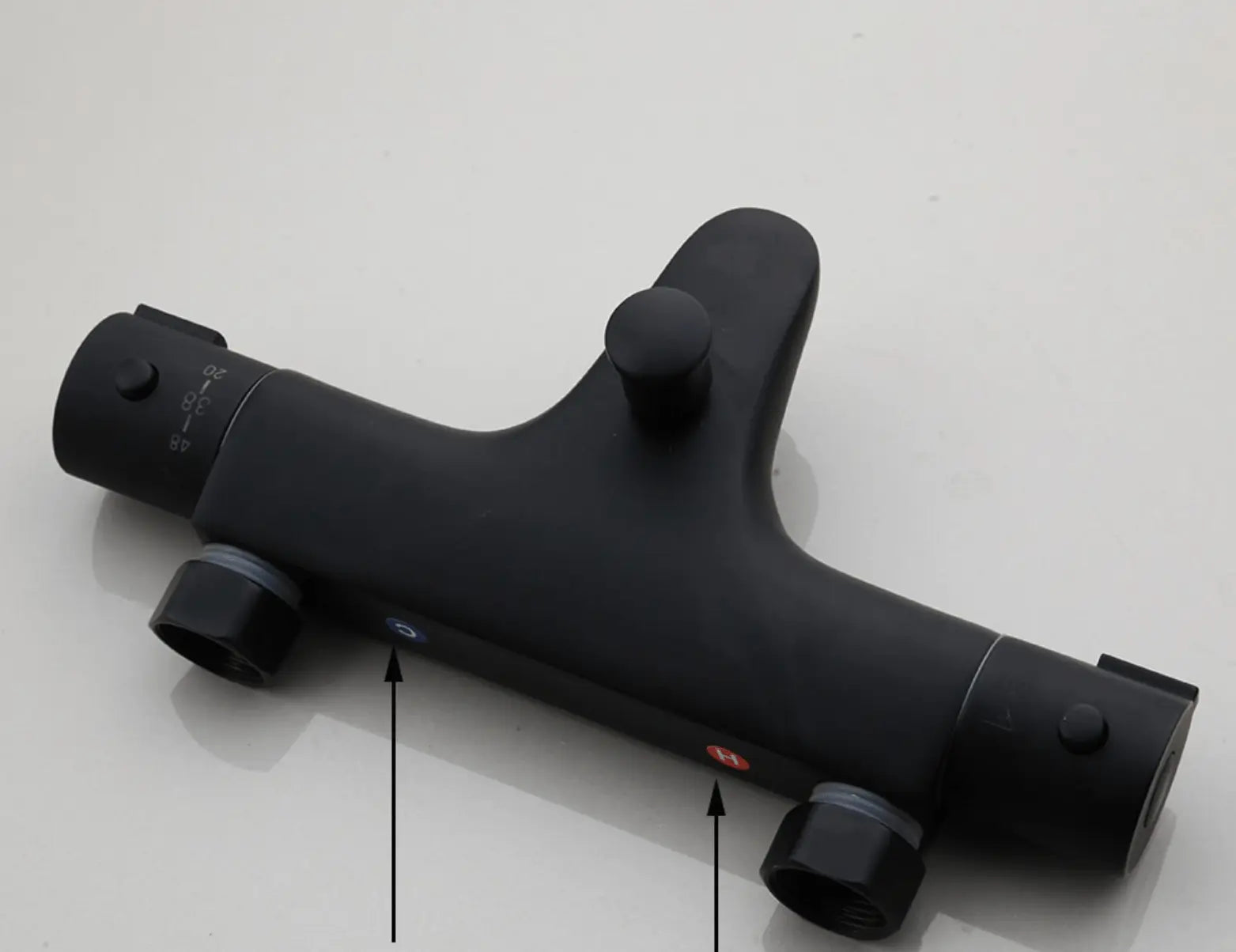 SaniSupreme opbouw bad doucheset met handdouche 5 inch incl. mengkraan mat zwart rond