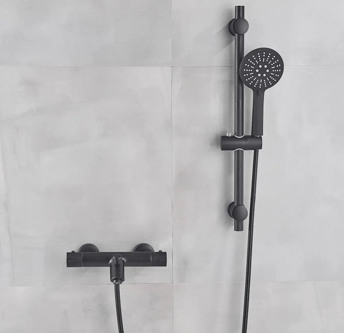 SaniSupreme Peru doucheset opbouw badmengkraan 2 weg smal met ronde handdouche en wandstang mat zwart