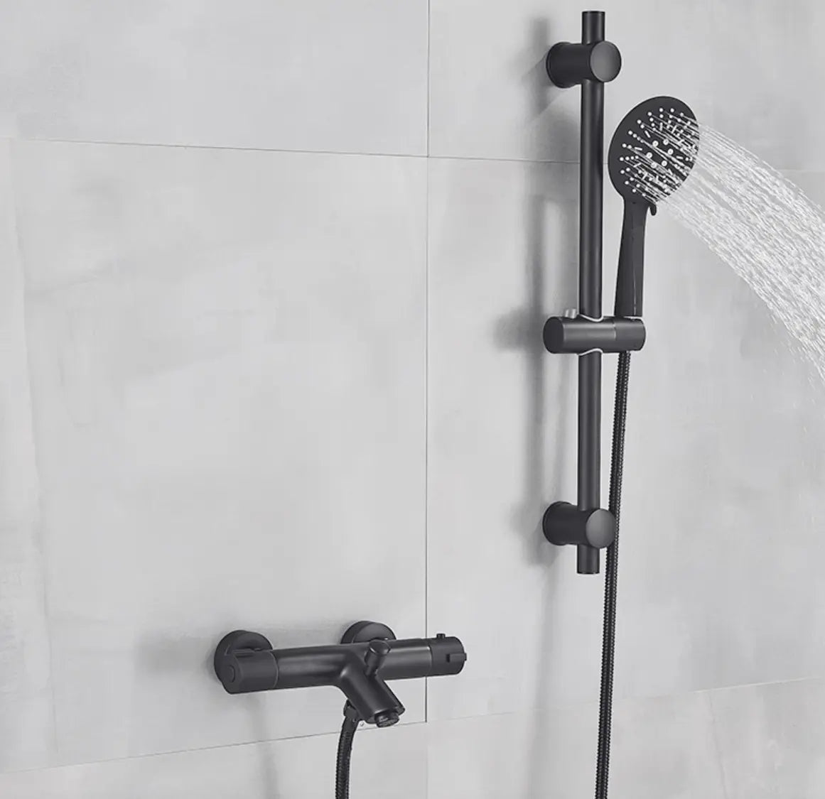 SaniSupreme Peru doucheset opbouw badmengkraan 2 weg smal met ronde handdouche en wandstang mat zwart