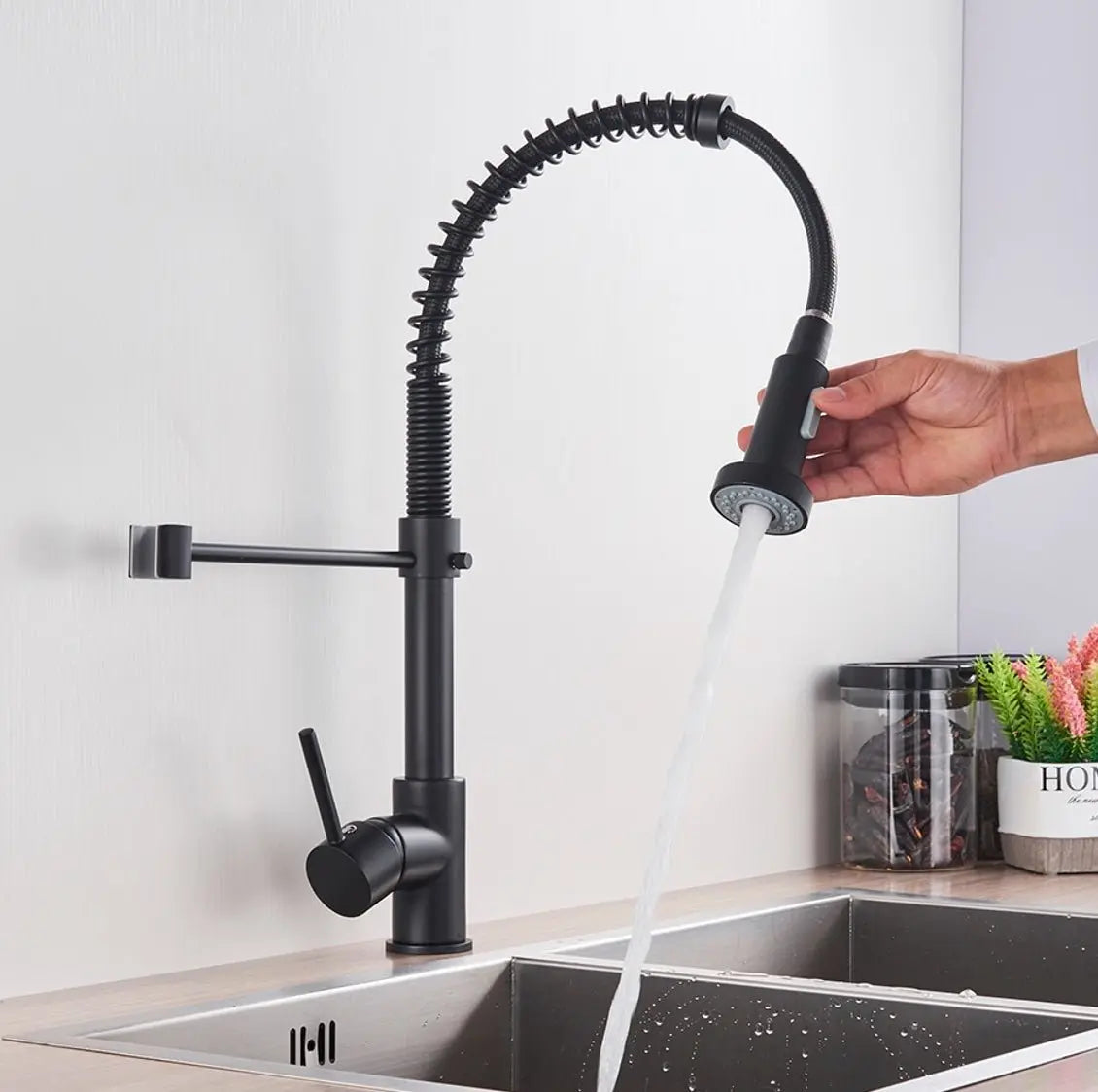 SaniSupreme® thermostatische keukenmengkraan San Marino gebogen met veer mat zwart