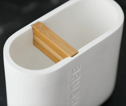 SaniSupreme Toilet/ Badkamerset 4 Delig- Toiletaccessoires Set -Zeeppompje -Tandenborstelhouder -Zeepschaal -Beker- Wit