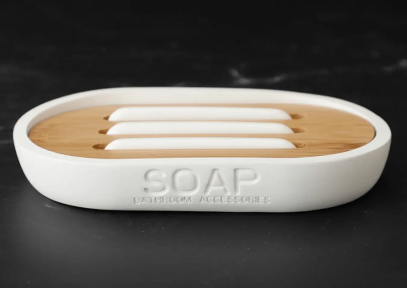 SaniSupreme Toilet/ Badkamerset 4 Delig- Toiletaccessoires Set -Zeeppompje -Tandenborstelhouder -Zeepschaal -Beker- Wit