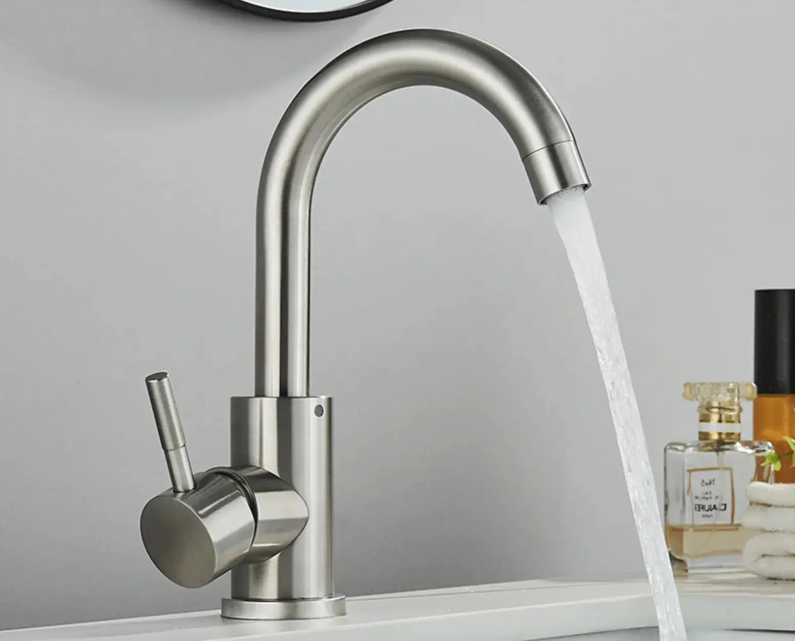 SaniSupreme Wastafel designkraan Nordica opbouw gebogen mengkraan kompleet geborsteld zilver