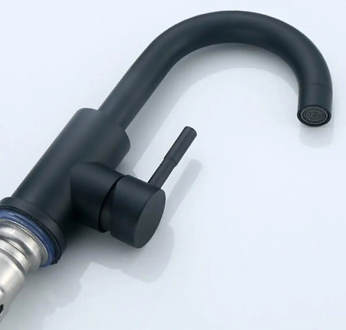 SaniSupreme Wastafel designkraan Nordica opbouw gebogen mengkraan kompleet mat zwart