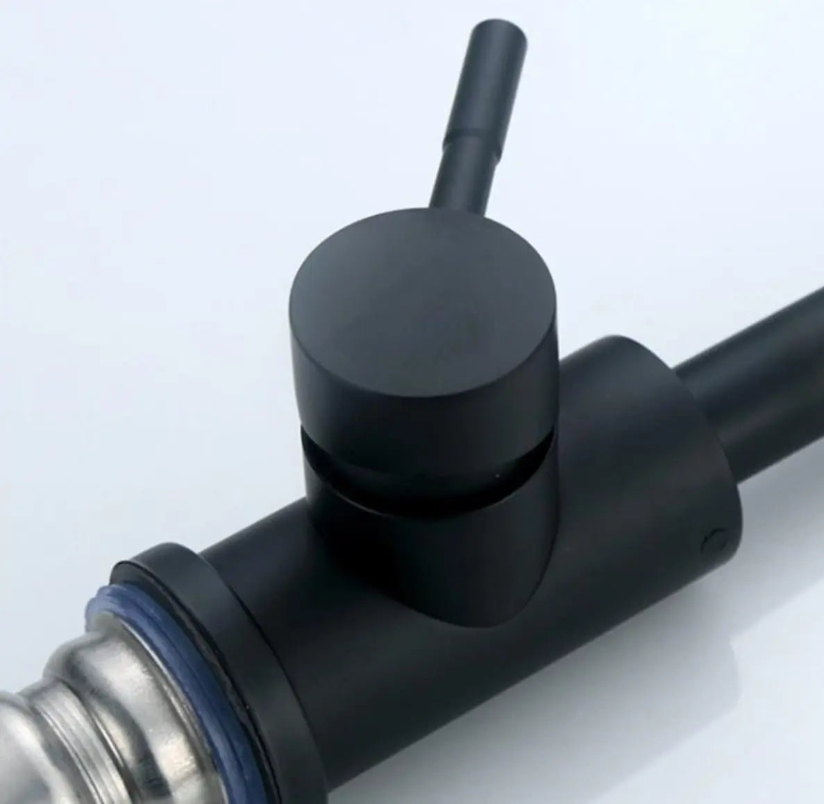 SaniSupreme Wastafel designkraan Nordica opbouw gebogen mengkraan kompleet mat zwart