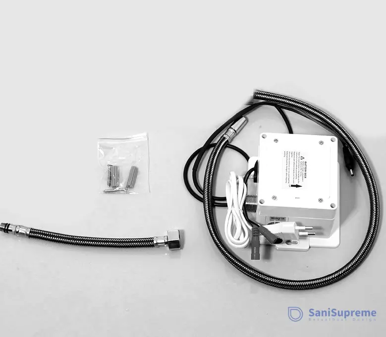 SaniSupreme Wastafel of Toiletkraan opbouw met automatische sensor 16 cm warm en/of koud water